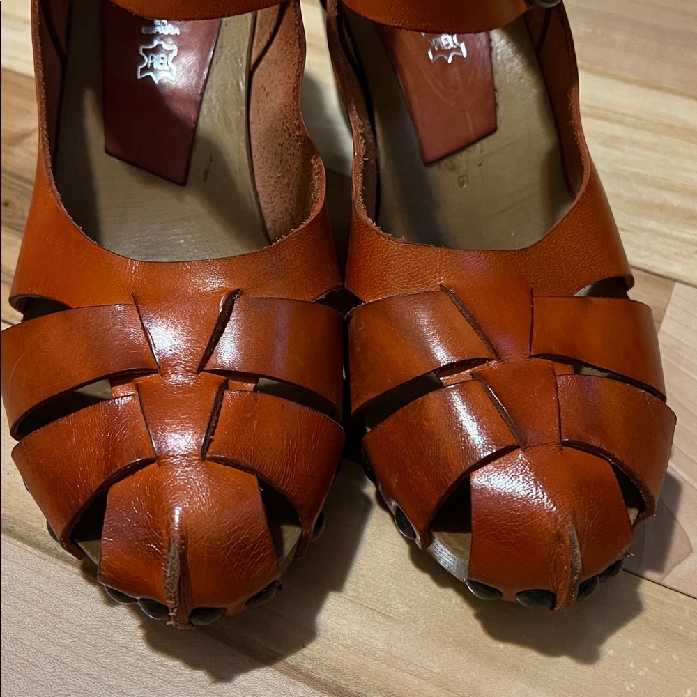 Women's Cognac Colour Leather Sandals - Picture 3 of 17